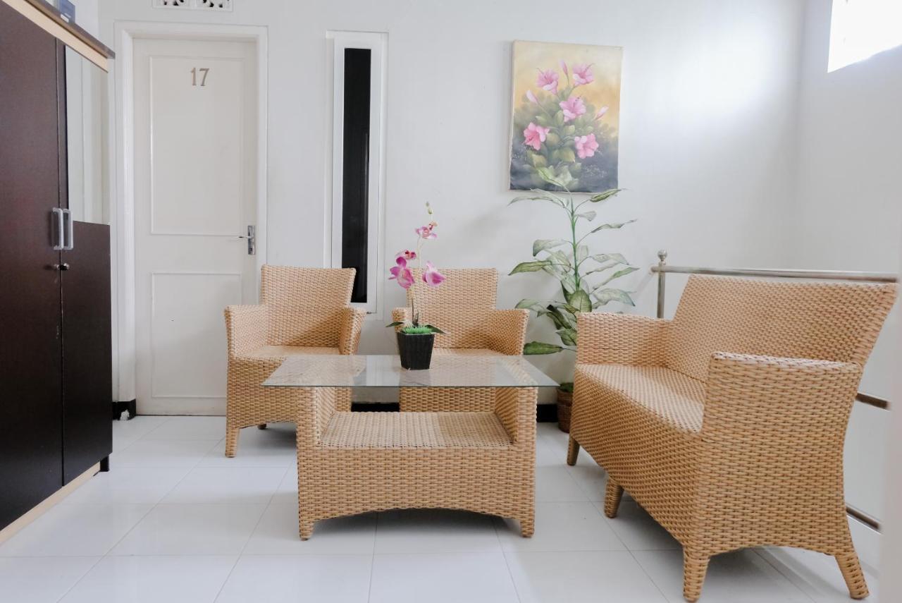 Oyo 528 Safa Guest House Malang Luaran gambar