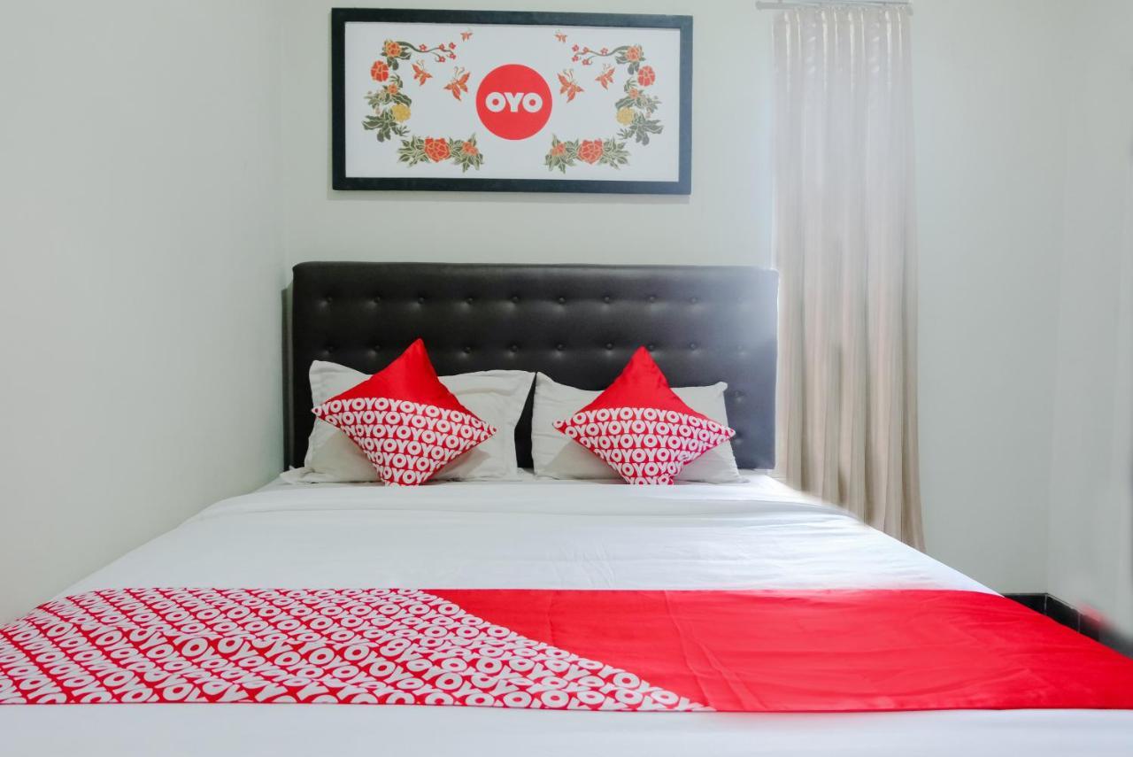 Oyo 528 Safa Guest House Malang Luaran gambar
